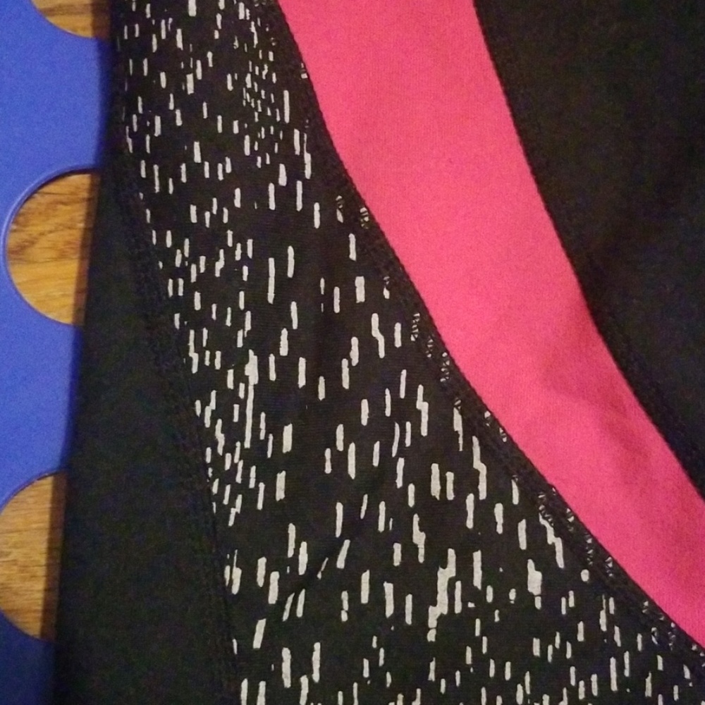 Fabletics capris - Picture 2 of 4